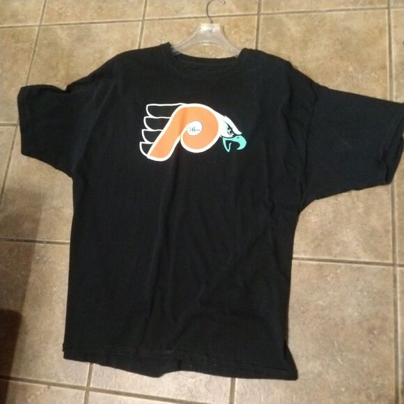Rare Philadelphia Multiple Teams 76ers Short Sleeve T Shirt Team Size 2XL - Picture 3 of 7